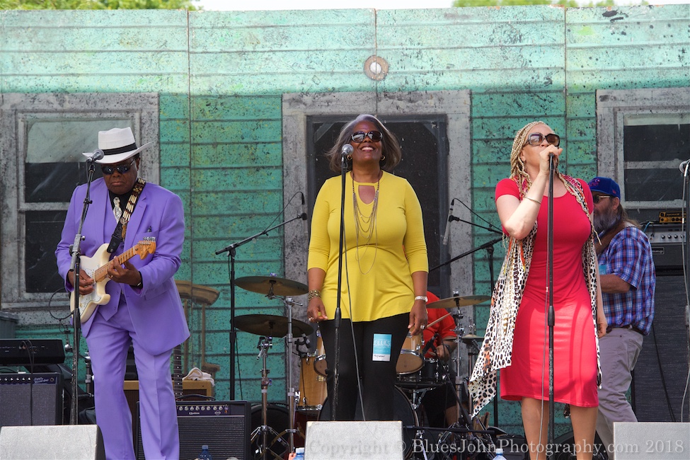 Norman Sylvester, Waterfront Blues Festival, Tom McCall Waterfront Park, photo by John Alcala
