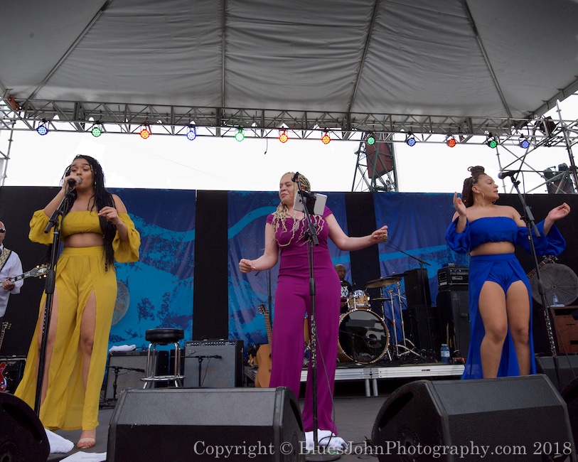 LaRhonda Steele, Waterfront Blues Festival, Tom McCall Waterfront Park, photo by John Alcala