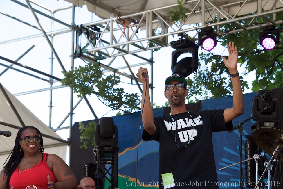 Tony Ozier, Arietta Ward, Waterfront Blues Festival, Tom McCall Waterfront Park, photo by John Alcala