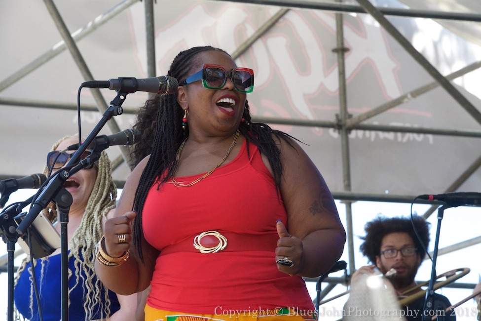 Tony Ozier, Arietta Ward, Waterfront Blues Festival, Tom McCall Waterfront Park, photo by John Alcala