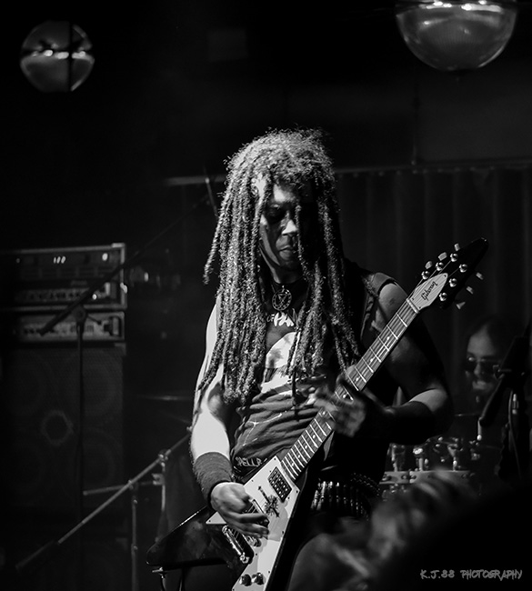 Bewitcher, Lola's Room, photo by Kevin Pettigrew