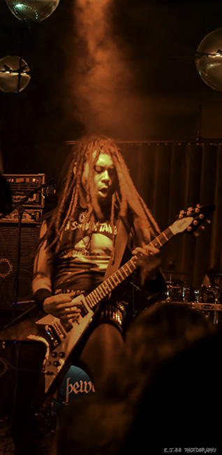 Bewitcher, Lola's Room, photo by Kevin Pettigrew