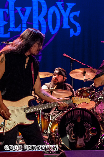 Los Lonely Boys, The Elsinore Theatre, photo by Bob Gersztyn