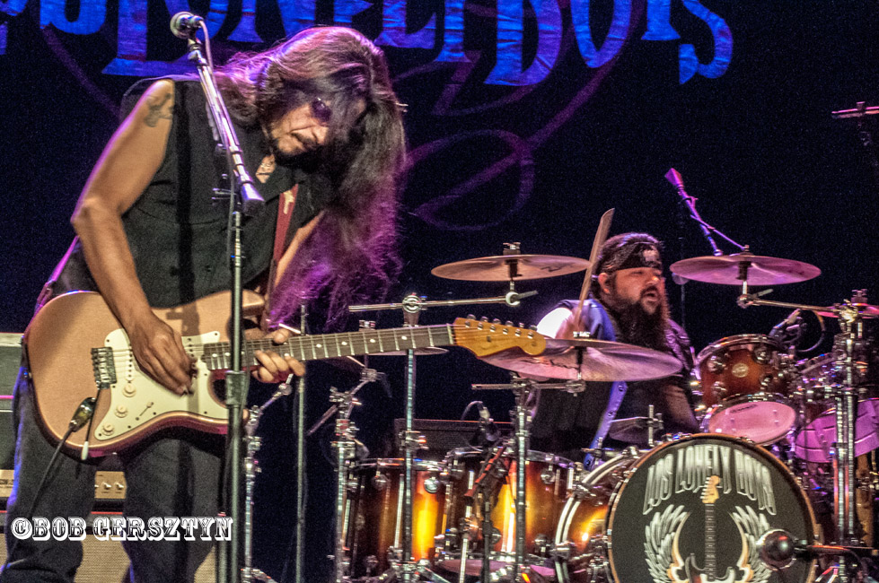 Los Lonely Boys, The Elsinore Theatre, photo by Bob Gersztyn