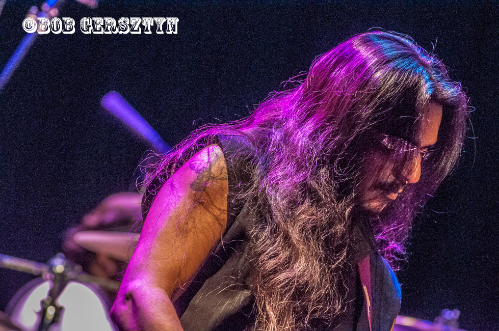 Los Lonely Boys, The Elsinore Theatre, photo by Bob Gersztyn