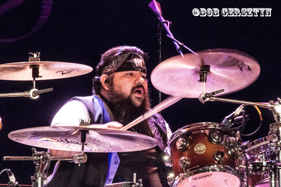 Los Lonely Boys, The Elsinore Theatre, photo by Bob Gersztyn