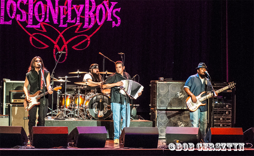 Los Lonely Boys, The Elsinore Theatre, photo by Bob Gersztyn