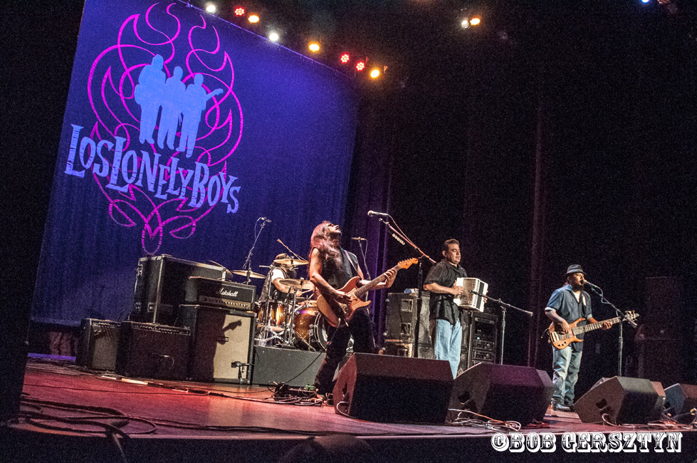 Los Lonely Boys, The Elsinore Theatre, photo by Bob Gersztyn