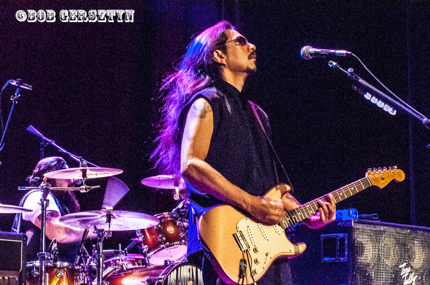Los Lonely Boys, The Elsinore Theatre, photo by Bob Gersztyn