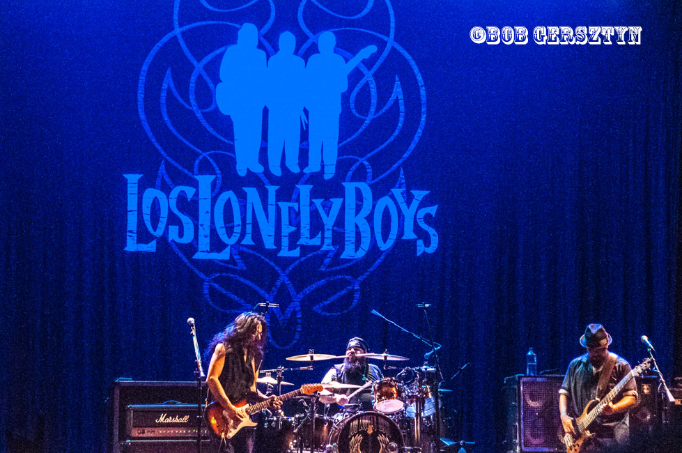 Los Lonely Boys, The Elsinore Theatre, photo by Bob Gersztyn