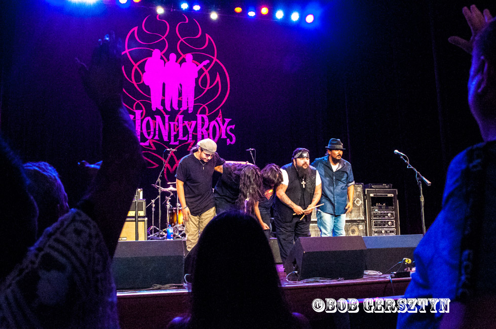 Los Lonely Boys, The Elsinore Theatre, photo by Bob Gersztyn