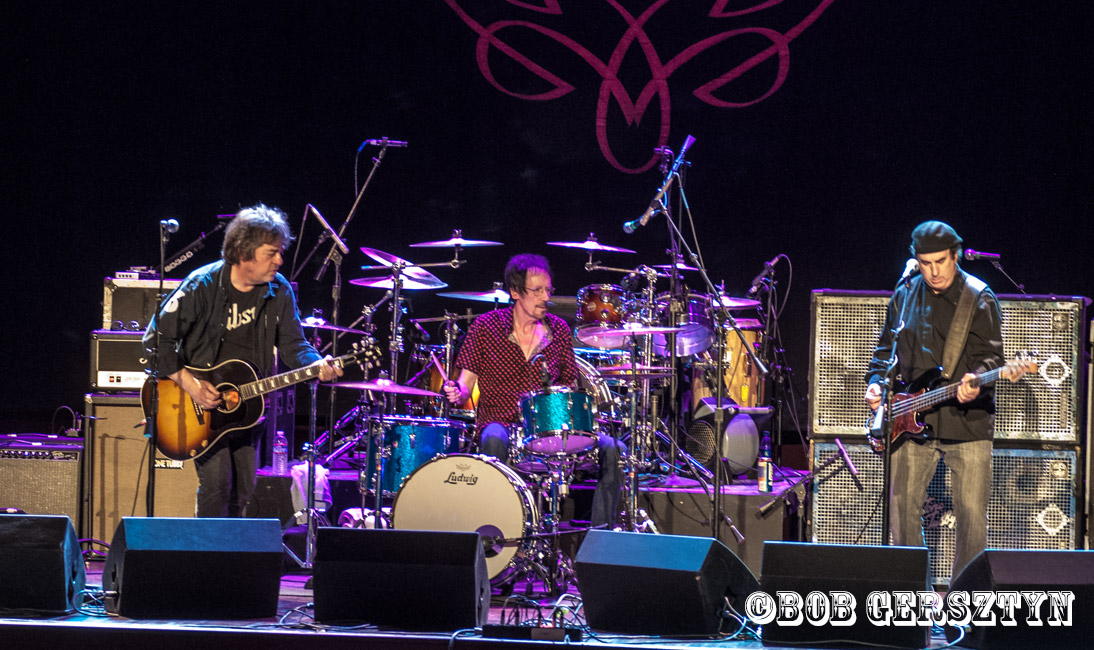 Phamous Phaces, The Elsinore Theatre, photo by Bob Gersztyn