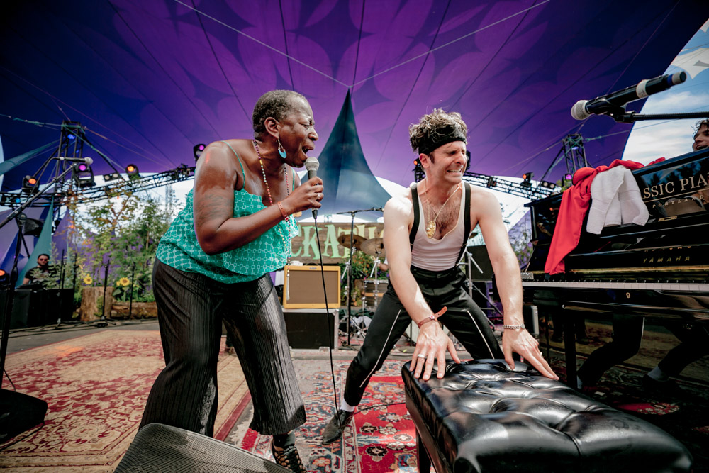 Low Cut Connie, Pickathon, Pendarvis Farm, photo by Tojo Andrianarivo