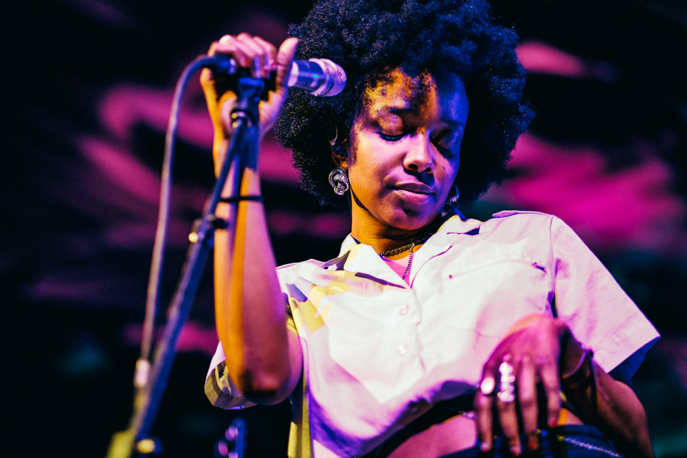 Jamila Woods, Pickathon, Pendarvis Farm, photo by Tojo Andrianarivo