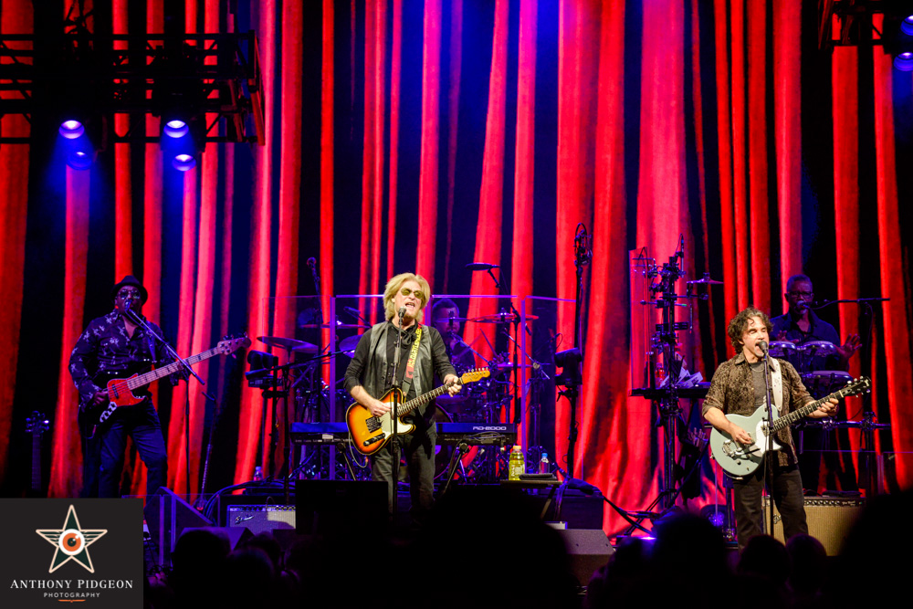 Hall & Oates, Moda Center, Rose Quarter, photo by Anthony Pidgeon