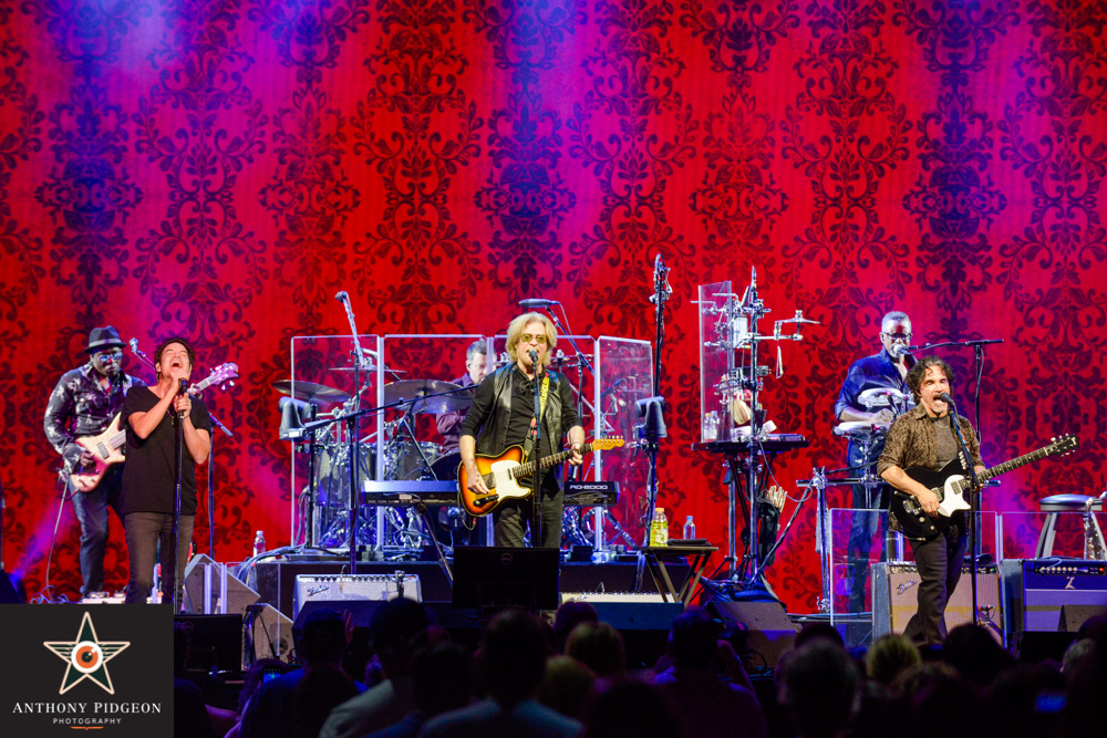Hall & Oates, Train, Moda Center, Rose Quarter, photo by Anthony Pidgeon