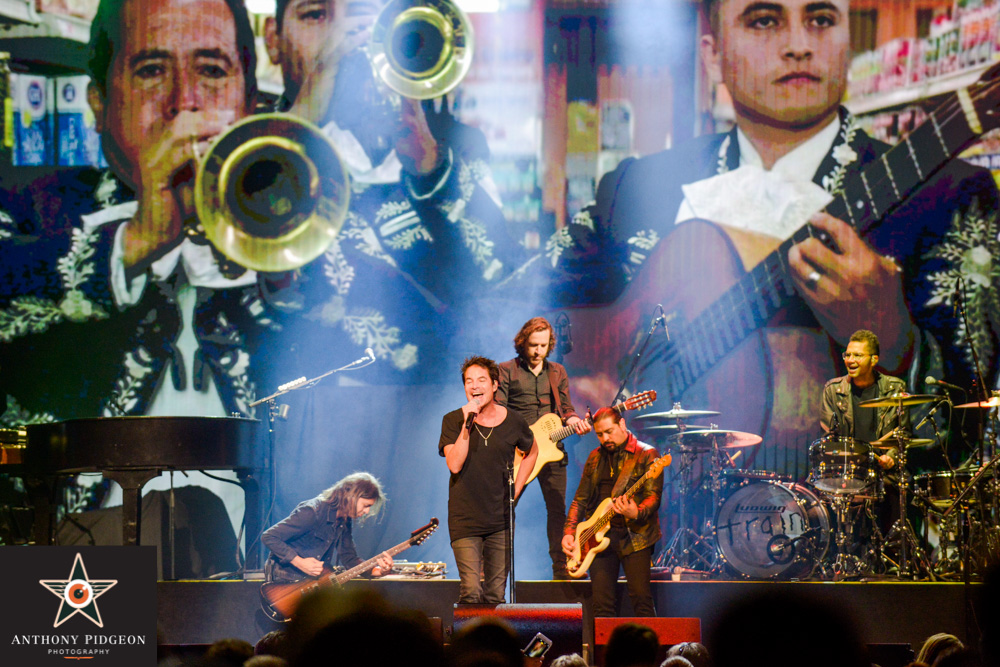 Train, Moda Center, Rose Quarter, photo by Anthony Pidgeon