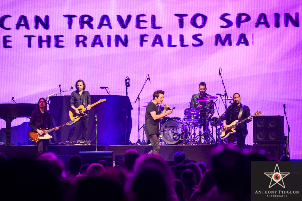 Train, Moda Center, Rose Quarter, photo by Anthony Pidgeon