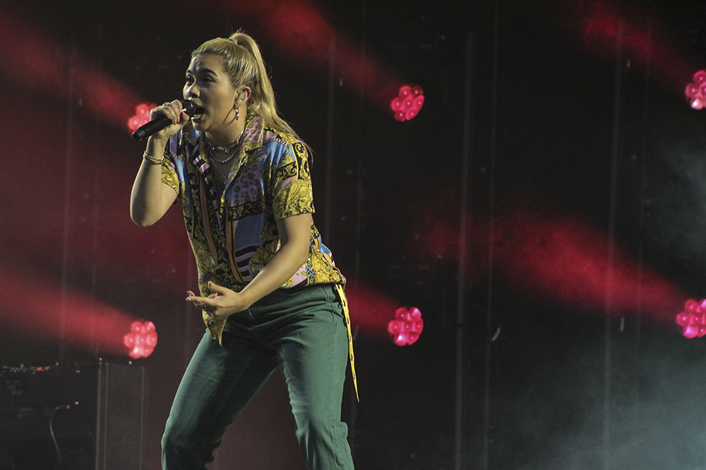 Hayley Kiyoko, Moda Center, photo by Emma Davis