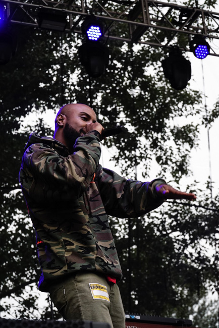 Ripley Snell, Edgefield Amphitheater, EYRST, photo by Elbert Giron