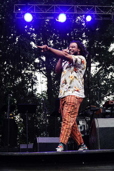 Myke Bogan, Edgefield Amphitheater, EYRST, photo by Elbert Giron