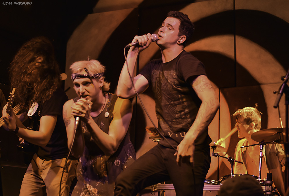 Separating The Seas, Twilight Cafe & Bar, photo by Kevin Pettigrew