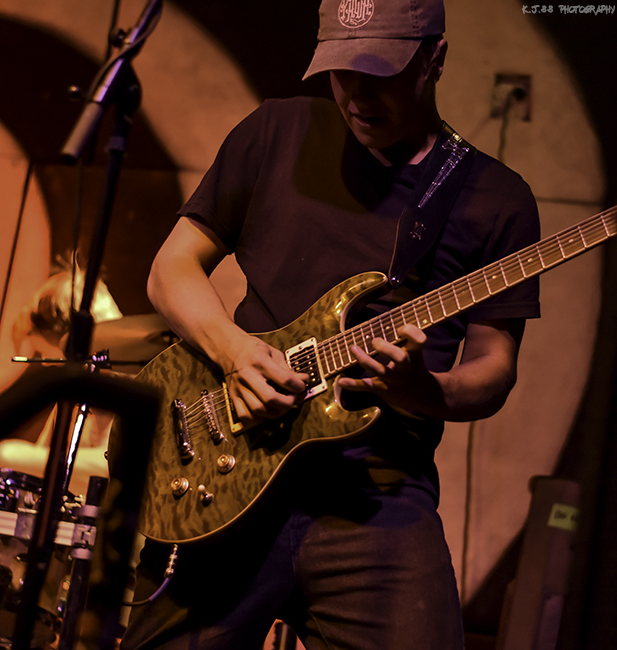 Separating The Seas, Twilight Cafe & Bar, photo by Kevin Pettigrew