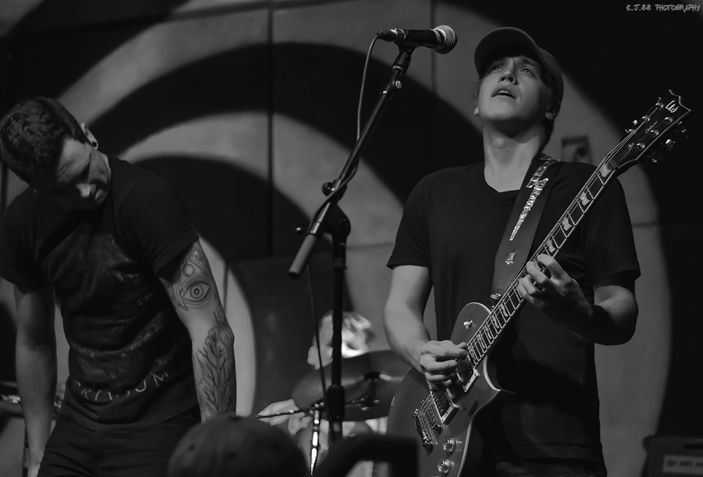 Separating The Seas, Twilight Cafe & Bar, photo by Kevin Pettigrew