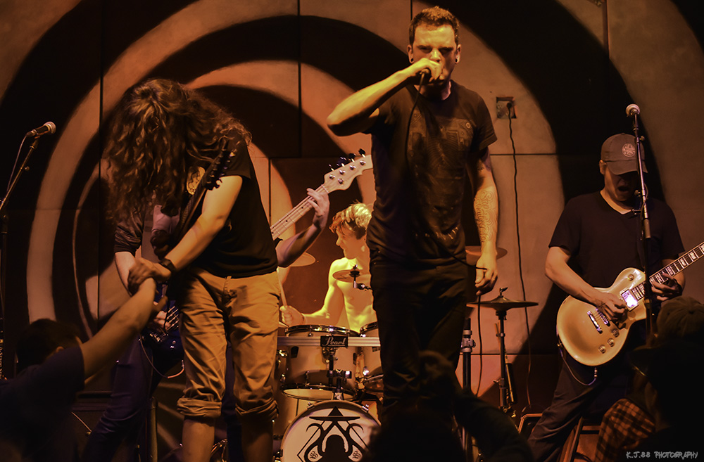 Separating The Seas, Twilight Cafe & Bar, photo by Kevin Pettigrew