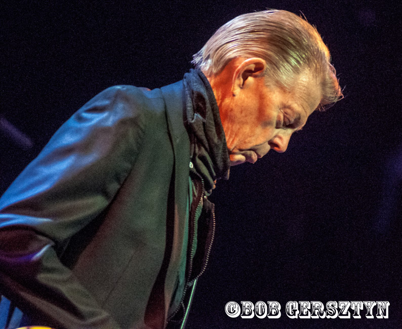 Hot Tuna, Revolution Hall, photo by Bob Gersztyn