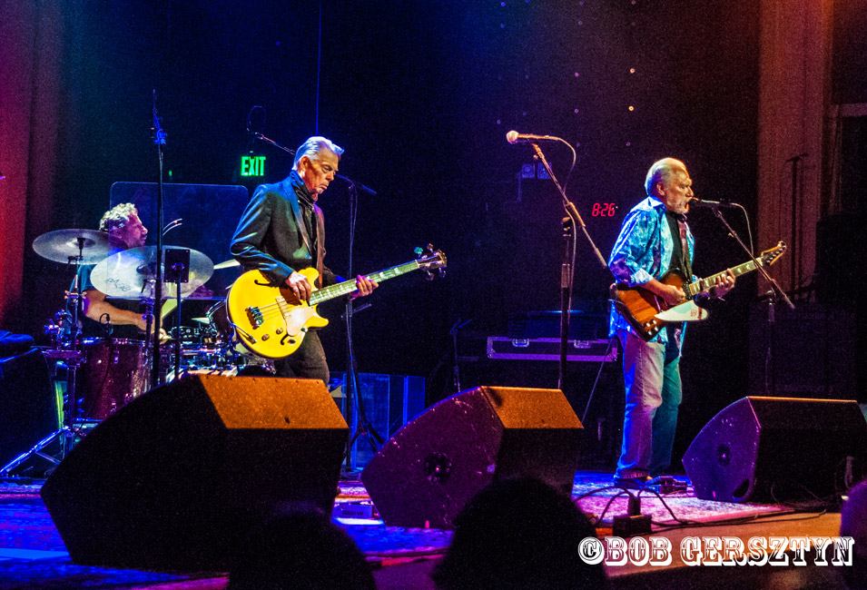 Hot Tuna, Revolution Hall, photo by Bob Gersztyn