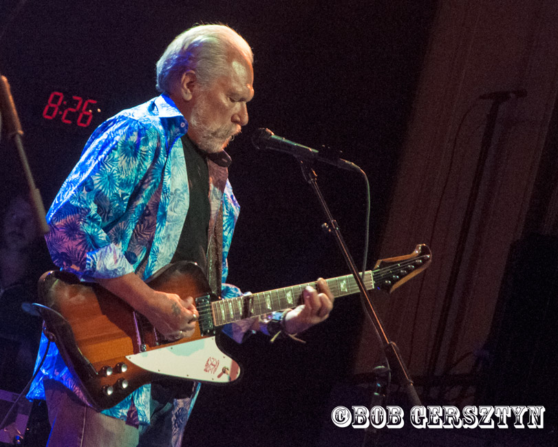 Hot Tuna, Revolution Hall, photo by Bob Gersztyn