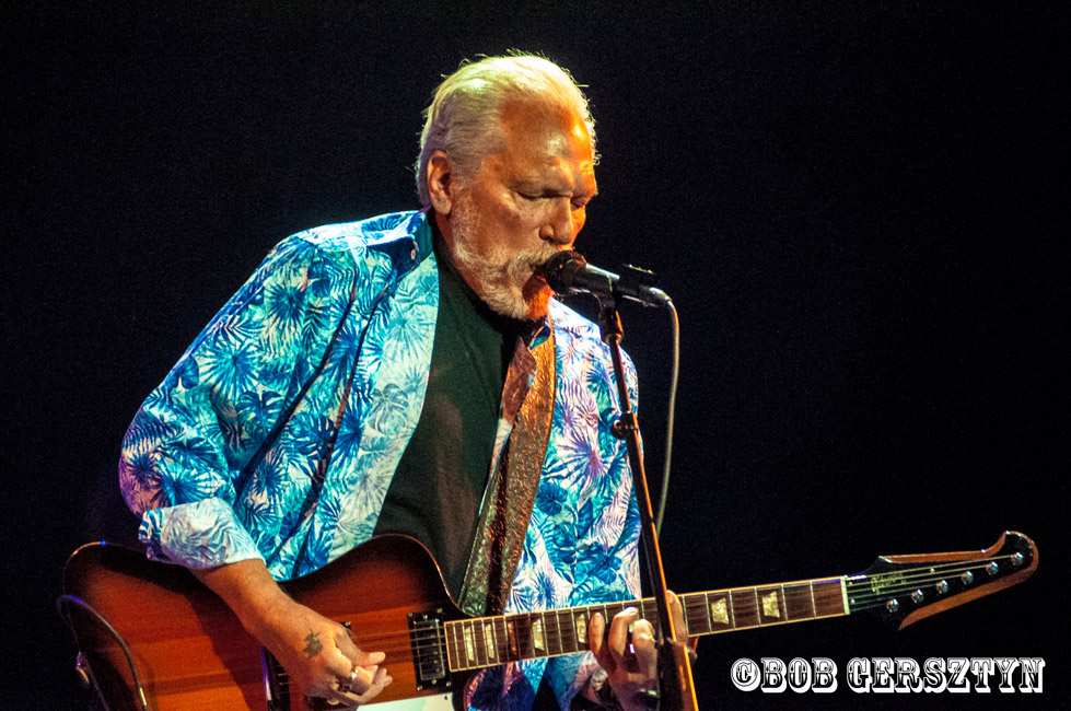 Hot Tuna, Revolution Hall, photo by Bob Gersztyn