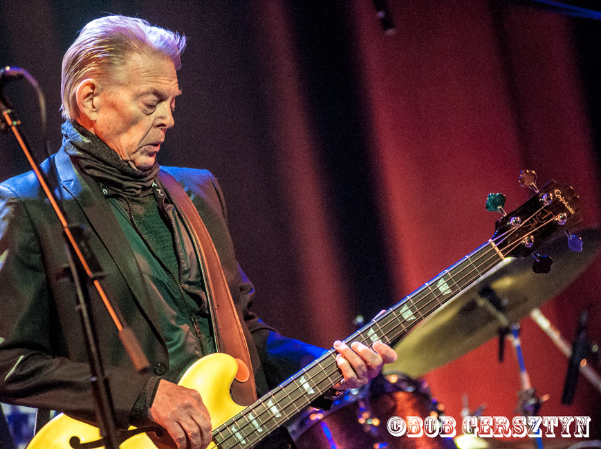 Hot Tuna, Revolution Hall, photo by Bob Gersztyn