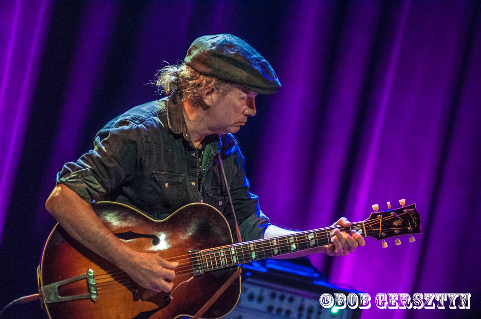 Hot Tuna, Revolution Hall, photo by Bob Gersztyn
