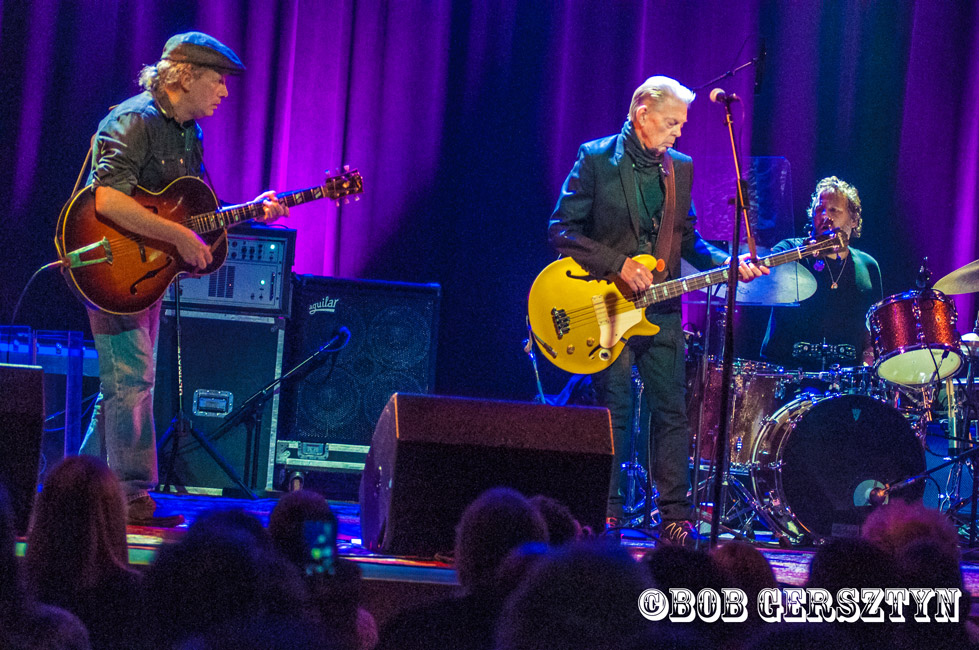 Hot Tuna, Revolution Hall, photo by Bob Gersztyn
