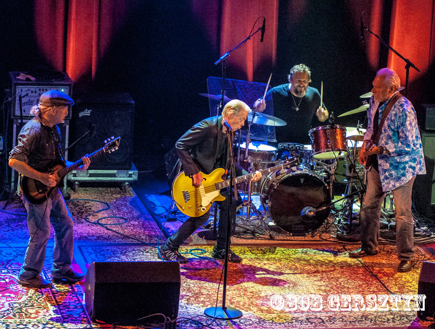 Hot Tuna, Revolution Hall, photo by Bob Gersztyn