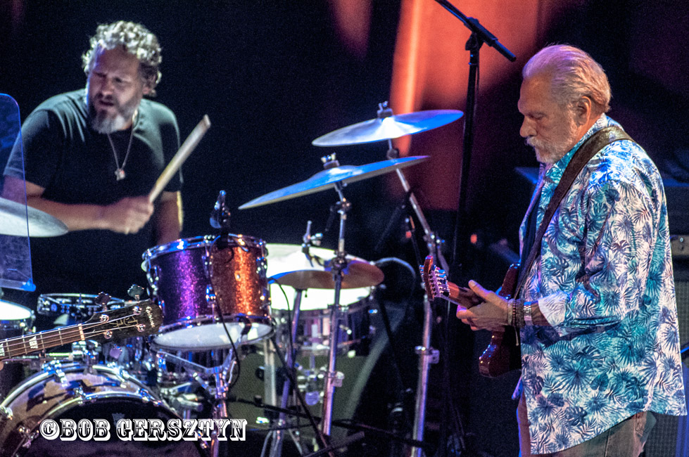 Hot Tuna, Revolution Hall, photo by Bob Gersztyn