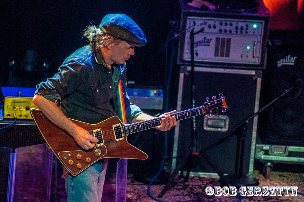 Hot Tuna, Revolution Hall, photo by Bob Gersztyn