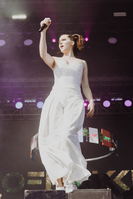 Sofi Tukker, 94.7 FM, Hillsboro Stadium, photo by Sydnie Kobza