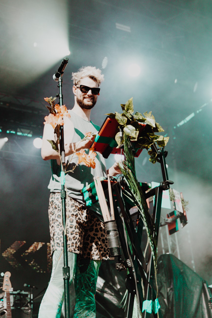 Sofi Tukker, 94.7 FM, Hillsboro Stadium, photo by Sydnie Kobza
