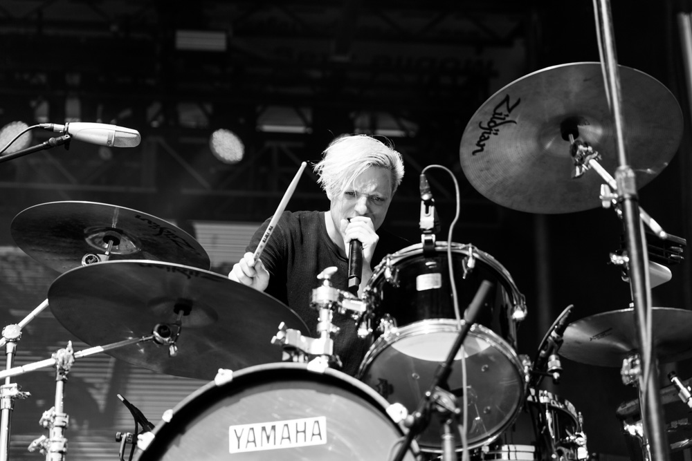 Robert DeLong, 94.7 FM, Hillsboro Stadium, photo by Sydnie Kobza