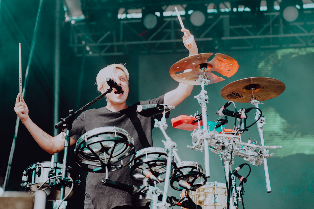 Robert DeLong, 94.7 FM, Hillsboro Stadium, photo by Sydnie Kobza
