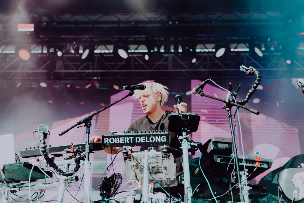Robert DeLong, 94.7 FM, Hillsboro Stadium, photo by Sydnie Kobza