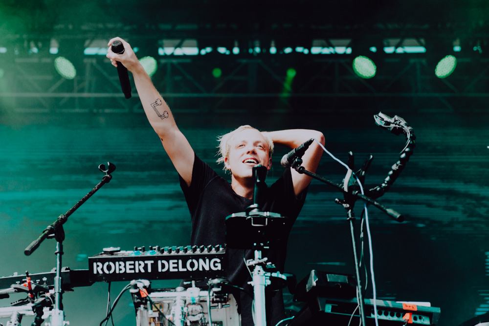 Robert DeLong, 94.7 FM, Hillsboro Stadium, photo by Sydnie Kobza