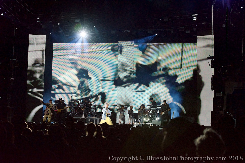 Lauryn Hill, Veterans Memorial Coliseum, photo by John Alcala