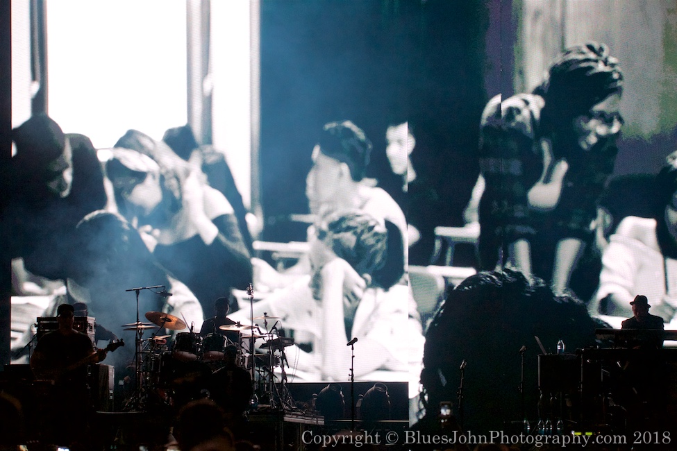 Lauryn Hill, Veterans Memorial Coliseum, photo by John Alcala