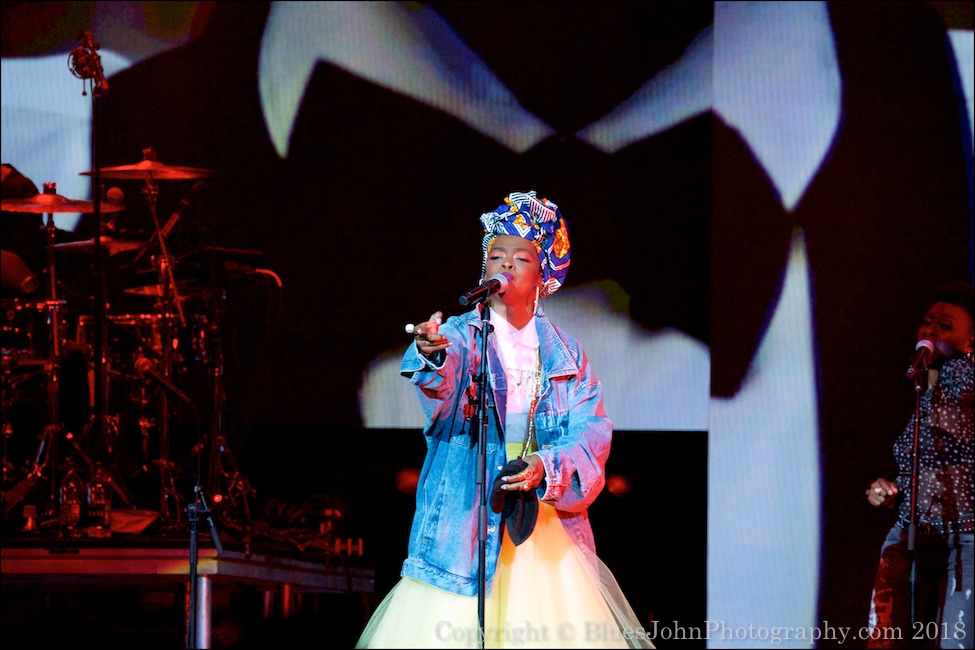 Lauryn Hill, Veterans Memorial Coliseum, photo by John Alcala