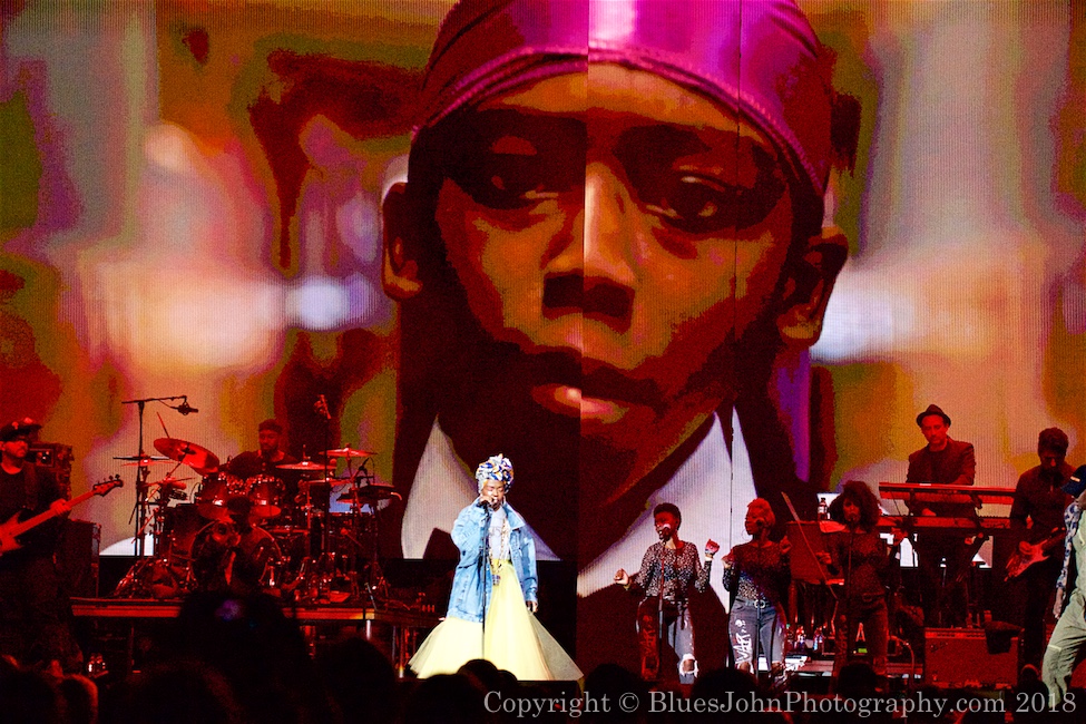 Lauryn Hill, Veterans Memorial Coliseum, photo by John Alcala
