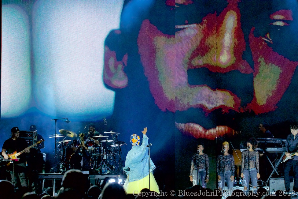 Lauryn Hill, Veterans Memorial Coliseum, photo by John Alcala